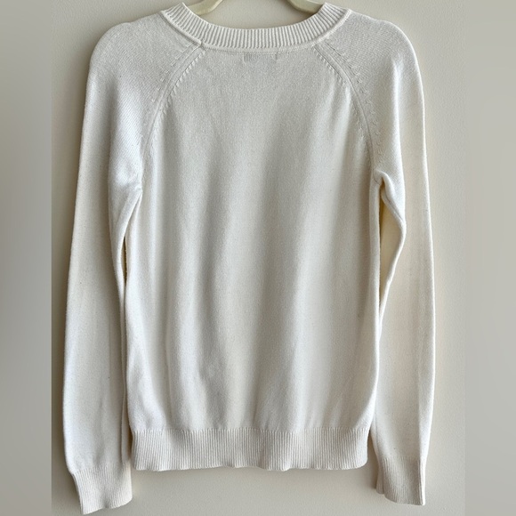 GAP Women’s Classic Crewneck Off-White Sweater, Size Medium - Picture 14 of 15